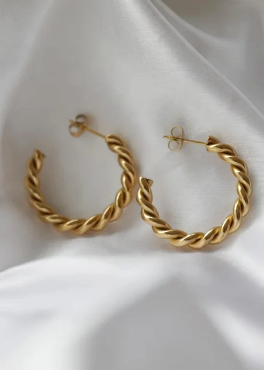 Medium Twist Hoops