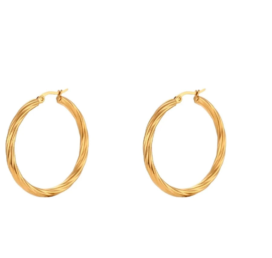 New Twist Hoops (ChanSutt)